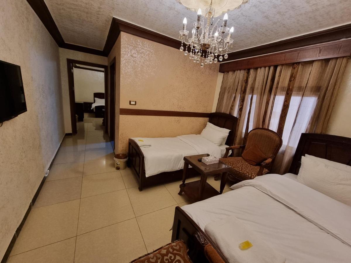 Aparthotel Nahas Plaza Irbid Esterno foto