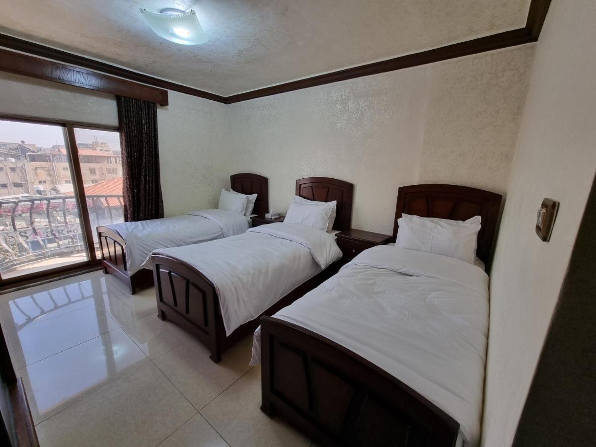Aparthotel Nahas Plaza Irbid Esterno foto