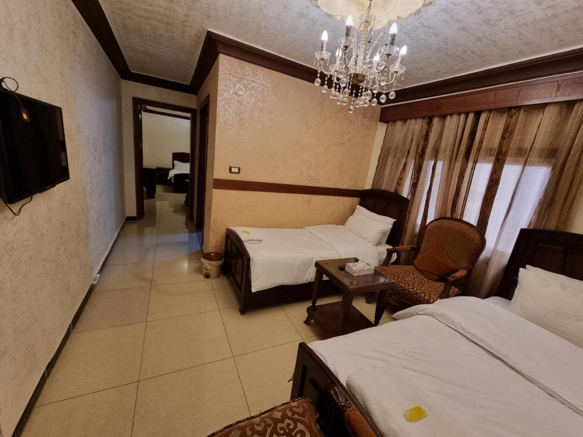 Aparthotel Nahas Plaza Irbid Esterno foto