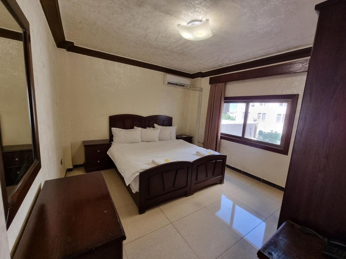Aparthotel Nahas Plaza Irbid Esterno foto