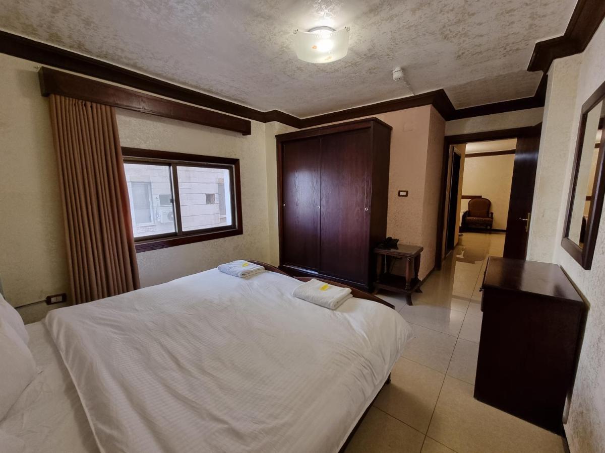 Aparthotel Nahas Plaza Irbid Esterno foto
