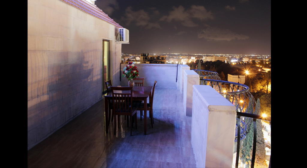 Aparthotel Nahas Plaza Irbid Esterno foto