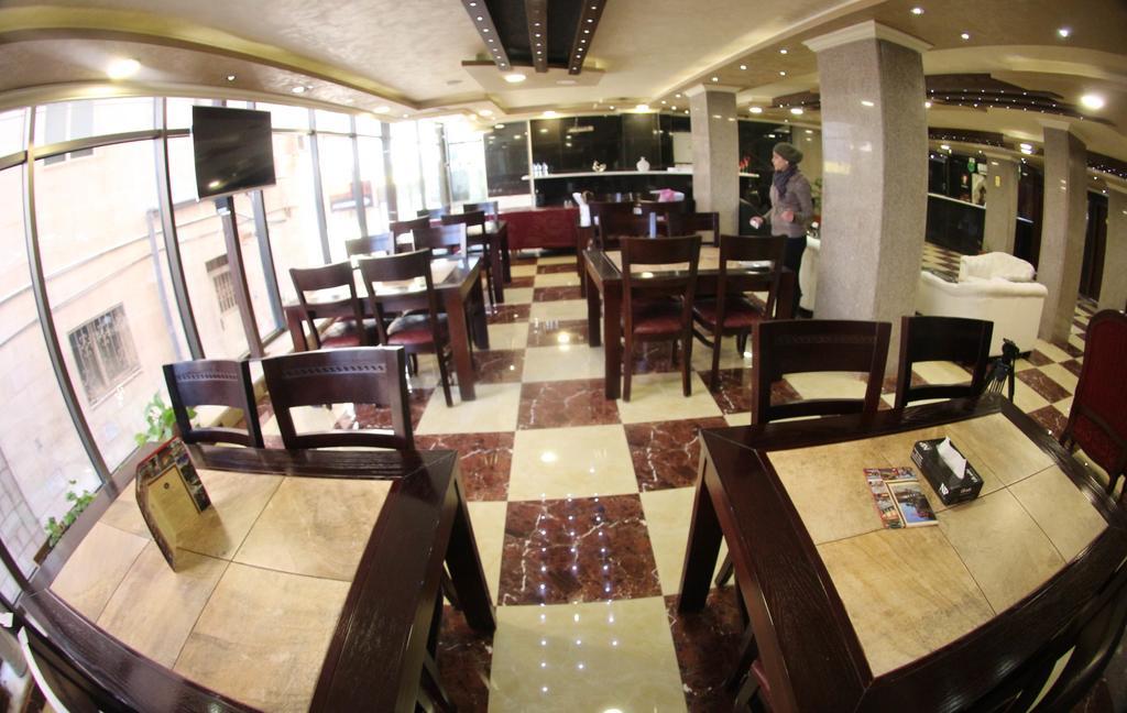 Aparthotel Nahas Plaza Irbid Esterno foto