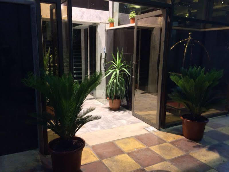 Aparthotel Nahas Plaza Irbid Esterno foto